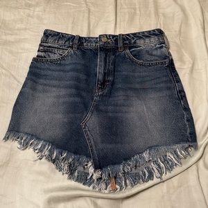 FREE PEOPLE (NWT) distressed denim skirt (size 25)
